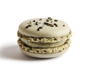 Macaron sésame noir  Pierre Marcolini